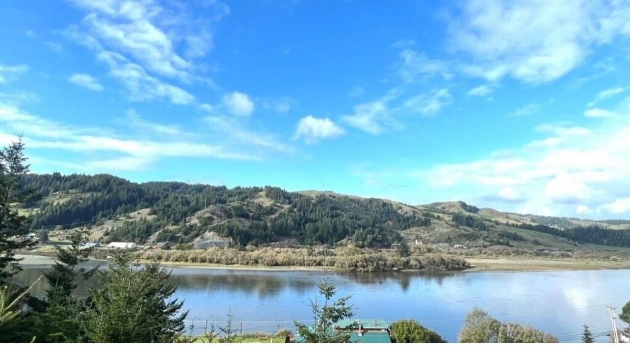 Rogue River Landing Resort Gold Beach Extérieur photo